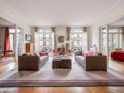 Appartement 9 pièces 324 m²