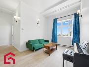 Appartement à Louer 2500,Ch. Bates, Côte des...