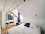 Appartement à louer 2 Pièces 43 m2 / 466 sq ft Paris 1...