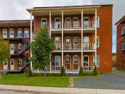 Appartement à Louer 380 Rue des Fusiliers, Mont Bellevue...