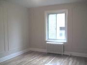 Appartement à Louer 4710 Queen Mary Road, Côte des...