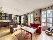 Appartement à louer 4 Pièces 87 m2 / 939 sq ft Paris 3...