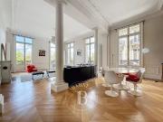 Appartement à louer 5 Pièces 197 m2 / 2126 sq ft Paris 9...