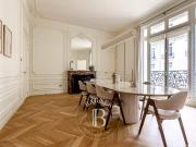 Appartement à louer 5 Pièces 207 m2 / 2228 sq ft Paris...