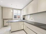 Appartement à louer 6 Pièces 166 m2 / 1792 sq ft Paris... Appartement à louer 6 Pièces 166 m2 / 1792 sq ft Paris...