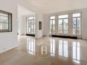 Appartement à louer 7 Pièces 251 m2 / 2702 sq ft Paris 8... Appartement à louer 7 Pièces 251 m2 / 2702 sq ft Paris 8...