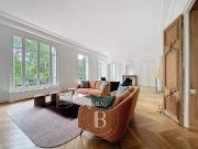 Appartement à louer 7 Pièces 279 m2 / 3009 sq ft Paris...