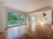 Appartement à louer 8 Pièces 235 m2 / 2530 sq ft Neuilly...