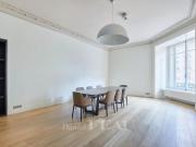 Appartement à louer à Paris 8Ème