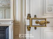 Appartement à réinventer dans un ancien hôtel particulier