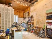 Appartement à rénover avec jolie cour dans immeuble en...
