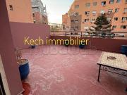 Appartement à vendre à Guéliz. 2 grandes pièces. Parking...