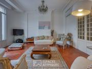 Appartement Art Déco et courbes magistrales