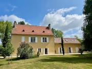 Maison avec piscine et jardin