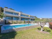 Appartement avec piscine en bord de mer