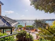 Appartement avec terrasse en bord de mer
