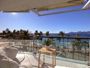 Appartement avec terrasse en bord de mer