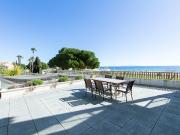 Appartement avec terrasse en bord de mer