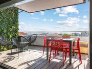 Appartement avec terrasse en bord de mer