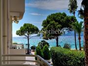 Appartement avec terrasse en bord de mer