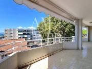 Appartement avec terrasse en bord de mer