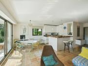 Appartement avec terrasse ensoleillée, parking