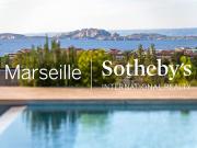 Appartement avec terrasse et piscine