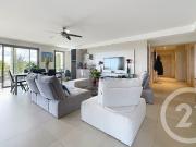 Appartement avec terrasse et piscine