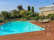 Appartement avec terrasse et piscine