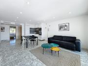 Appartement avec terrasse et piscine