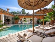 Appartement avec terrasse et piscine