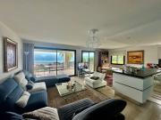 Appartement avec terrasse et piscine