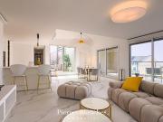 Appartement avec terrasse et piscine