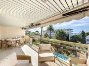 Appartement avec terrasse et piscine