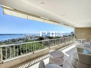 Appartement avec terrasse et piscine