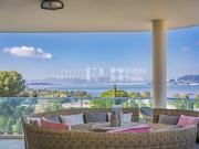 Appartement avec terrasse et piscine