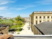 APPARTEMENT avec TERRASSE et VUE SUR LES JARDINS DE LA...