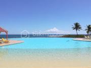 Appartement bord de plage avec piscine