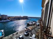 Appartement bourgeois 4 pièces de 118 m2 sur quai vue mer