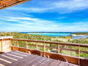 Appartement contemporain avec terrasse en bord de mer