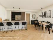 Appartement contemporain avec terrasse en bord de mer