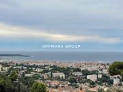 Appartement contemporain avec terrasse et piscine