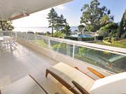 Appartement d'angle avec terrasse et vue mer...