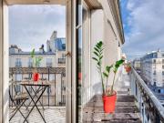 Appartement d'angle en excellent état, étage élevé,...