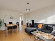Appartement de 4,5 pces avec 2 bacons entièrement...
