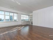 Appartement de luxe de 5 pièces en vente à Levallois... Appartement de luxe de 5 pièces en vente à Levallois...