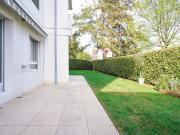 Appartement de 5 pièces en rez de jardin avec sous sol...