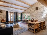 Appartement de charme type loft Cœur du village des Vans...