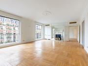 Appartement de Luxe à Vendre Paris 8, 4 Chambres, Balcon