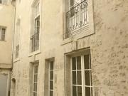 Appartement de plain pied avec 2 terrasses et place de...